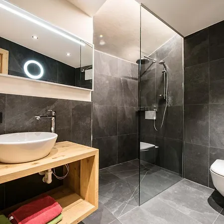 Alps Zillertal Chalets Und Chalet *