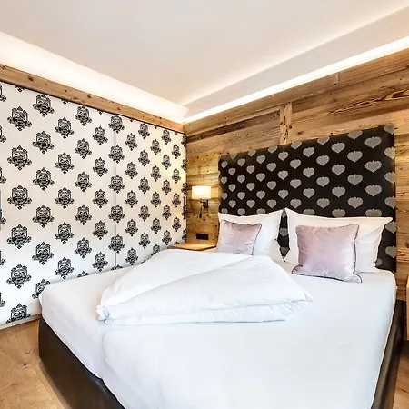 Alps Zillertal Chalets Und * Mayrhofen